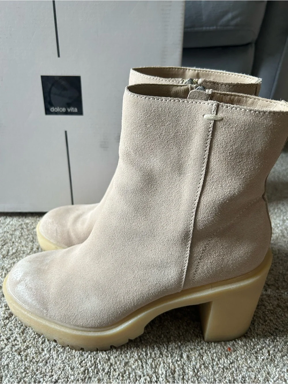 Dolce Vita tan suede ankle bootie NIB 9